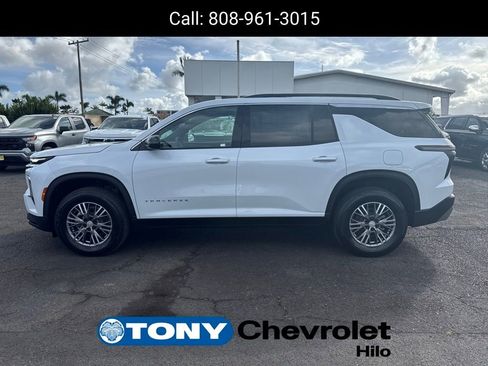 New 2026 Chevrolet Traverse LT image 2