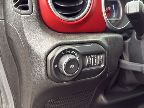 Used 2019 Jeep Wrangler Unlimited Rubicon w/ LED Lighting Group image 13