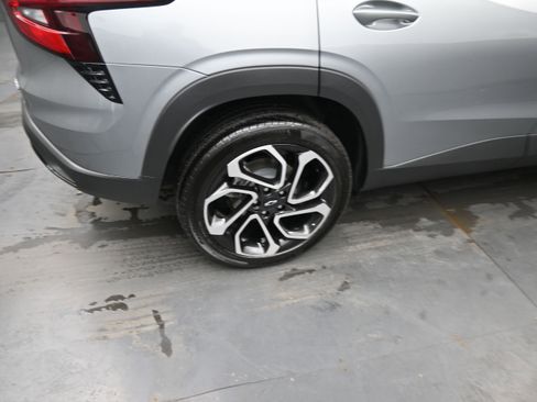 Used 2026 Chevrolet Trax RS w/ Sunroof Package FWD image 9