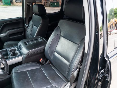Used 2017 Chevrolet Silverado 2500 LTZ w/ Duramax Plus Package AWD/4WD image 20