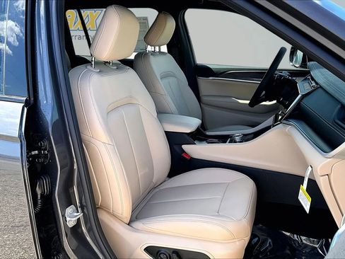 New 2026 Jeep Grand Cherokee L Limited AWD/4WD image 12