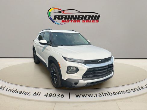 Used 2021 Chevrolet TrailBlazer LT w/ Convenience Package FWD image 3