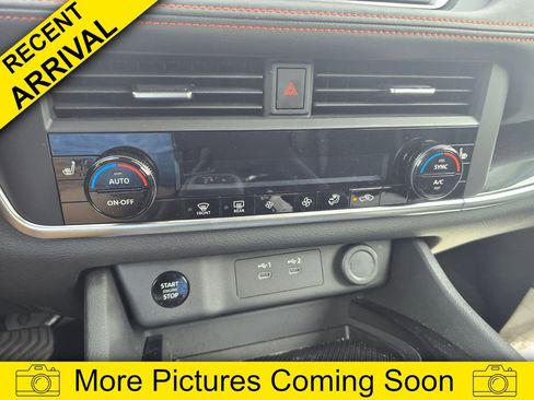 Certified 2025 Nissan Rogue SV AWD/4WD image 17