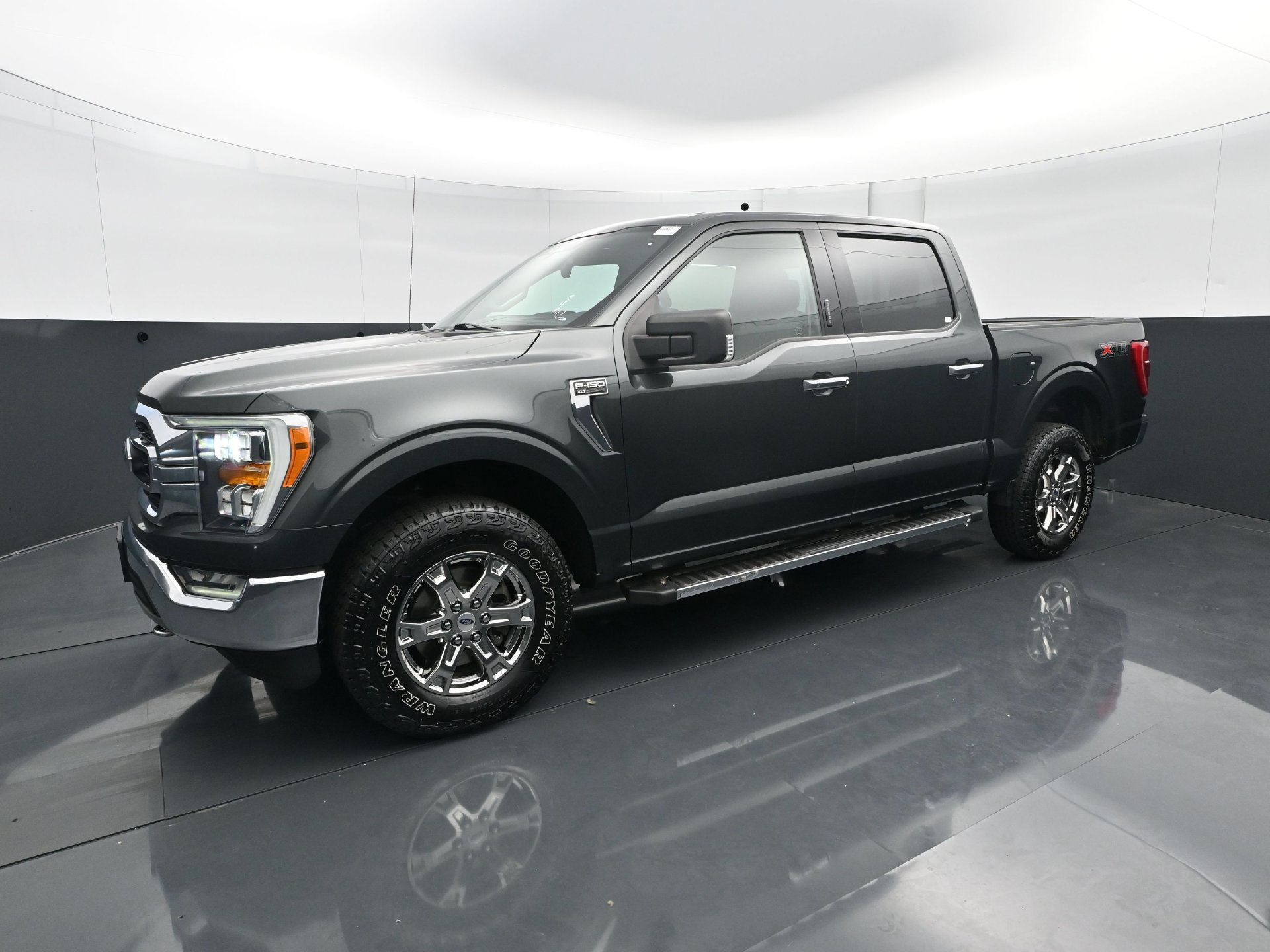 Used 2021 Ford F150 XLT w/ Equipment Group 302A High AWD/4WD image 2