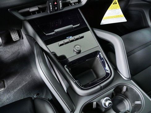 New 2026 Porsche Cayenne Coupe AWD/4WD image 18