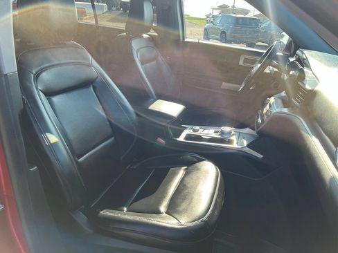 Used 2021 Ford Explorer XLT w/ Equipment Group 202A AWD/4WD image 10