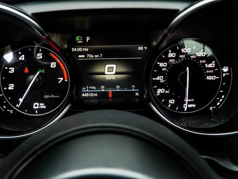 Used 2022 Alfa Romeo Giulia Ti image 29