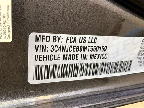 Used 2021 Jeep Compass Latitude FWD image 8