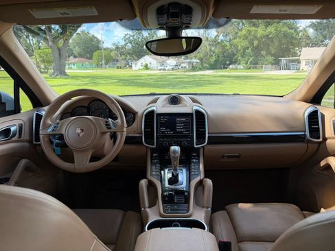Used 2014 Porsche Cayenne AWD/4WD image 11