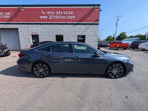 Used 2019 Toyota Avalon Touring image 5