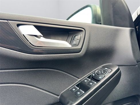 Used 2025 Ford Escape ST-Line w/ Cold Weather Package image 33