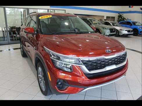 Used 2021 Kia Seltos S AWD/4WD image 3