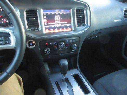 Used 2014 Dodge Charger R/T image 9