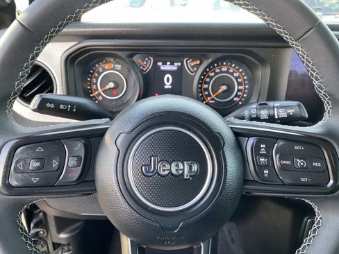 Certified 2025 Jeep Wrangler Sport S image 15