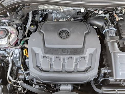 Used 2021 Volkswagen Tiguan SE R-Line FWD image 30