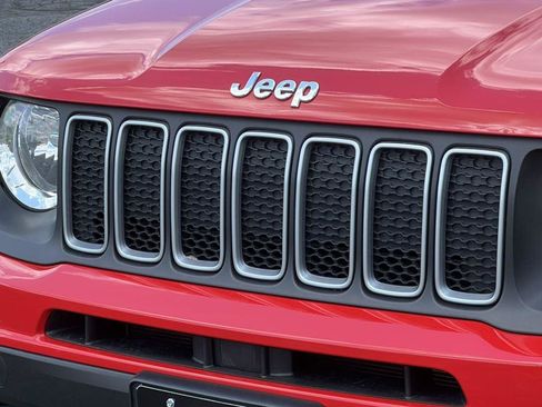 Used 2023 Jeep Renegade Latitude AWD/4WD image 32