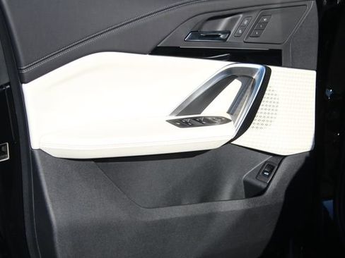 Used 2026 BMW X1 xDrive28i w/ Technology Package image 19