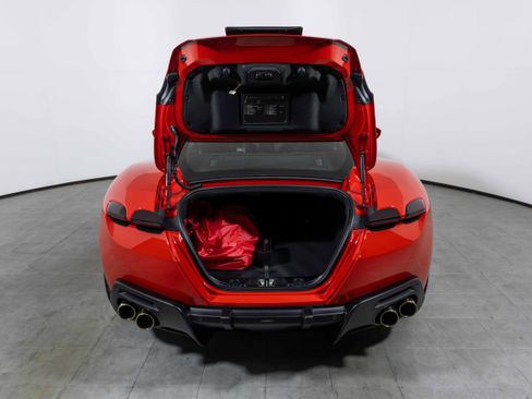 Certified 2023 Ferrari Roma image 9