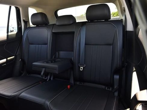 Certified 2023 Volkswagen Tiguan SE w/ Panoramic Sunroof Package AWD/4WD image 22