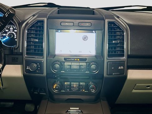 Used 2017 Ford F150 XLT w/ Equipment Group 302A Luxury AWD/4WD image 31