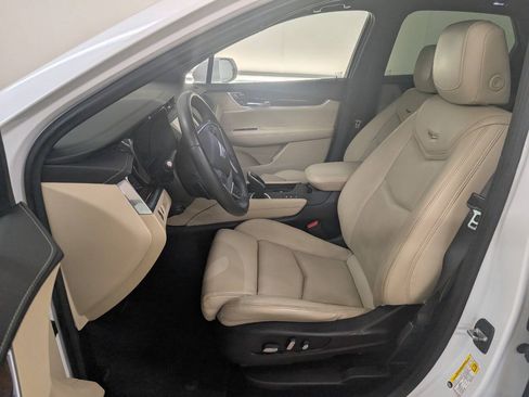 Used 2017 Cadillac XT5 Luxury w/ Driver Awareness Package AWD/4WD image 7