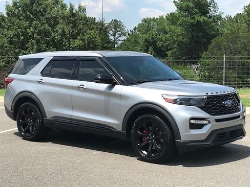Used 2021 Ford Explorer ST w/ Equipment Group 401A AWD/4WD image 2