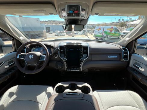 New 2026 RAM 2500 Laramie AWD/4WD image 9