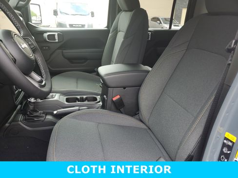 New 2025 Jeep Gladiator Sport image 24