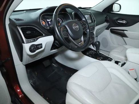 Certified 2020 Jeep Cherokee Latitude Lux w/ Quick Order Package 26H Lux image 17