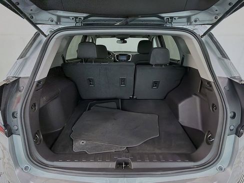 Used 2024 GMC Terrain SLE w/ Driver Convenience Package FWD image 27
