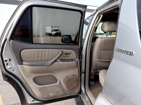 Used 2002 Toyota Sequoia Limited image 15