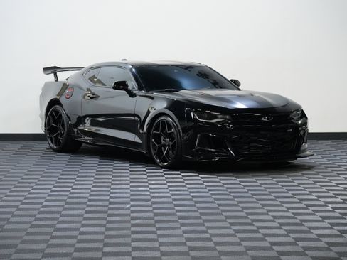 Used 2020 Chevrolet Camaro ZL1 RWD image 5