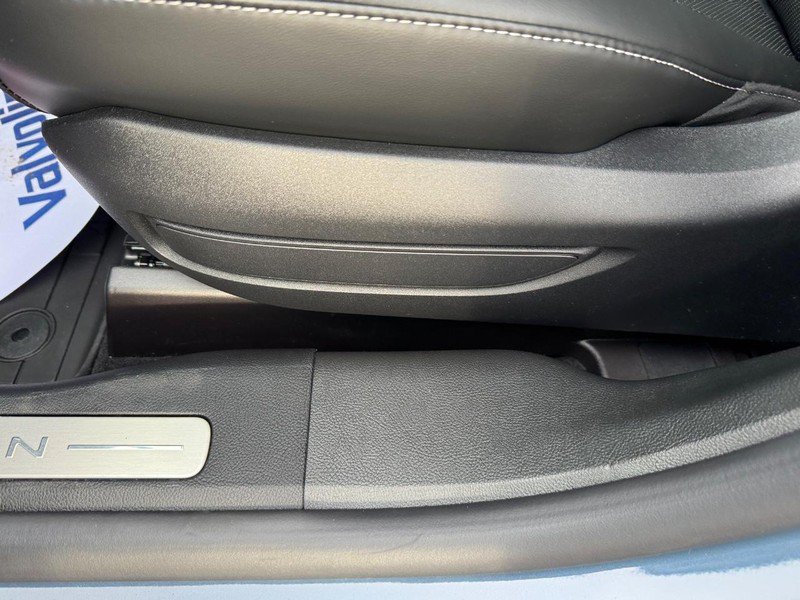 Used 2025 Lincoln Corsair AWD w/ Equipment Group 101A image 17