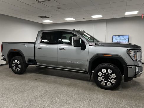 Used 2024 GMC Sierra 2500 Denali w/ Denali Reserve Package image 15