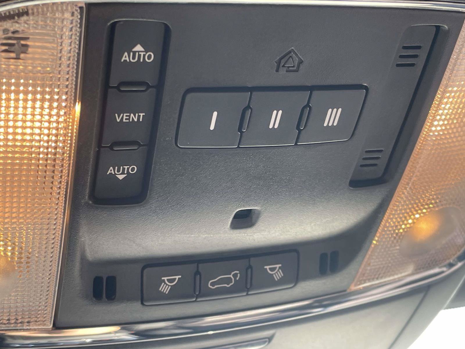 Certified 2022 Jeep Grand Cherokee Limited AWD/4WD image 30