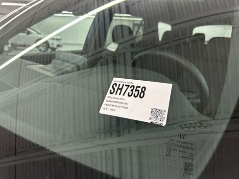 Used 2025 Honda Pilot Sport image 35