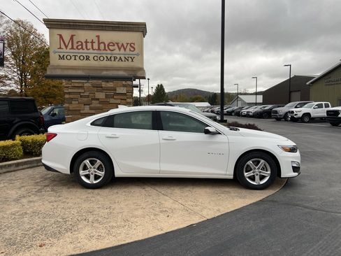 Used 2024 Chevrolet Malibu LT image 4