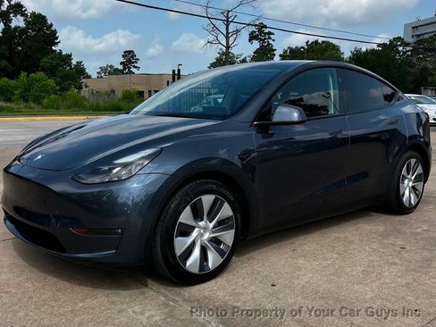 Used 2023 Tesla Model Y AWD image 12
