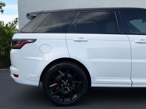 Used 2022 Land Rover Range Rover Sport SVR Carbon Edition AWD/4WD image 4