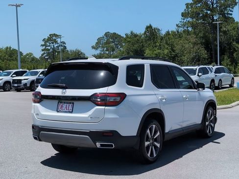 Used 2023 Honda Pilot Elite image 3