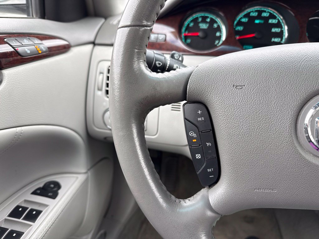 Used 2011 Buick Lucerne CXL FWD image 15