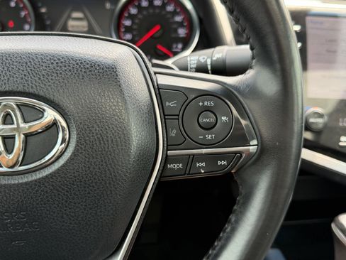 Used 2018 Toyota Camry XSE FWD image 19