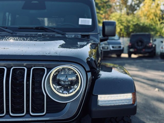 New 2025 Jeep Wrangler Unlimited Sahara AWD/4WD image 7