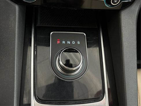 Used 2019 Jaguar F-PACE Premium AWD/4WD image 46