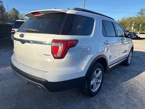Used 2016 Ford Explorer XLT AWD/4WD image 4