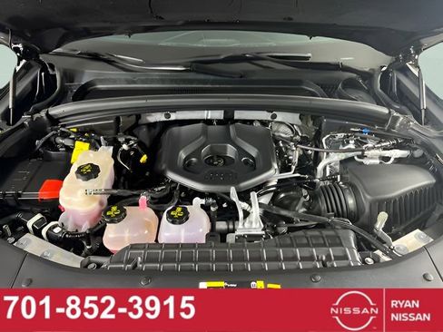 Used 2024 Jeep Grand Cherokee Overland image 12