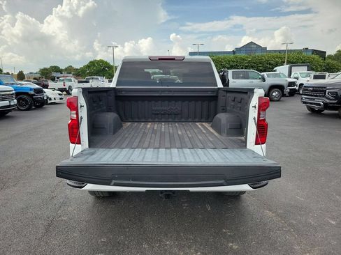 Certified 2022 Chevrolet Silverado 1500 Custom RWD image 25