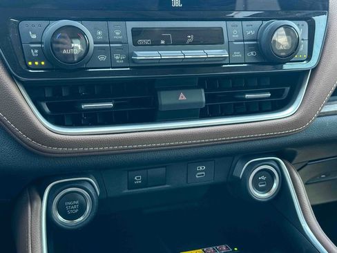 Certified 2025 Toyota Grand Highlander AWD image 34