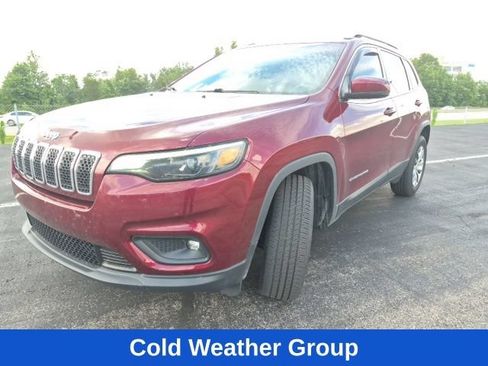 Used 2019 Jeep Cherokee Latitude Plus w/ Comfort/Convenience Group AWD/4WD image 2