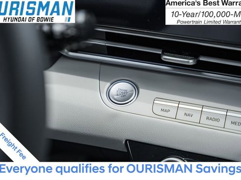 New 2025 Hyundai Elantra Limited image 18